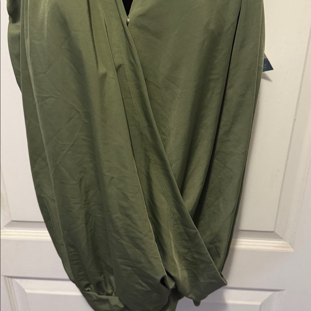Lane Bryant plus swim top. Brand new with tags - Picture 3 of 8